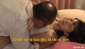 Em hàng xóm có sở thích thả rông hàng họ