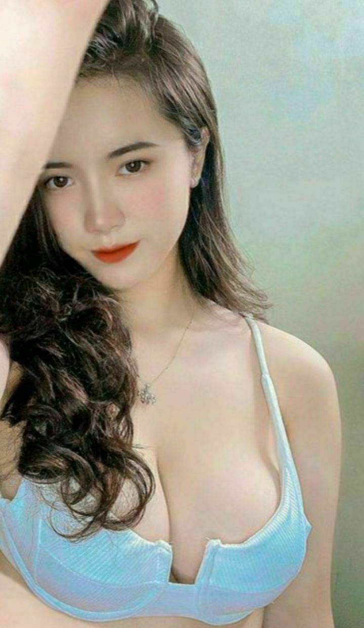 Cô eny làm nô lệ cho tôi vì một khoản nợ không thể trả